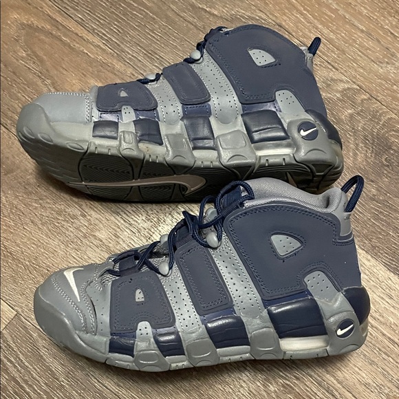 Nike Kids Sneakers in Gray and Navy